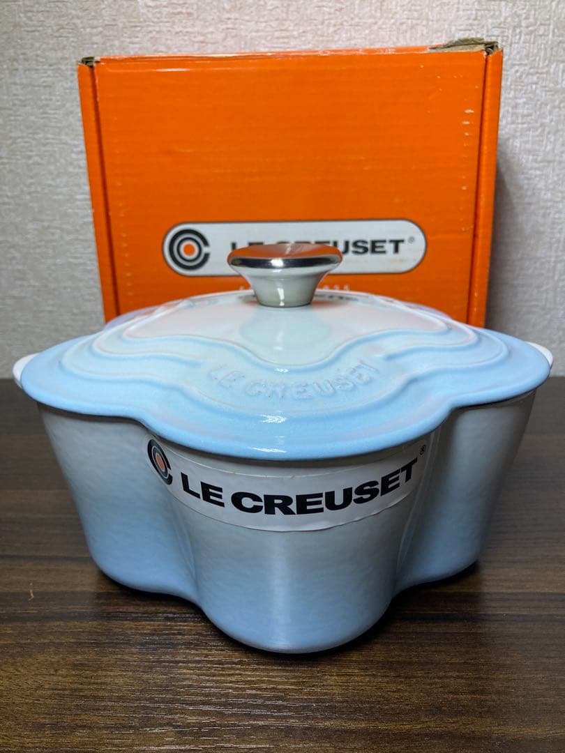 レア　廃盤　ルクルーゼ ココットフルール　パウダーブルー　新品未使用品 レア 廃盤 ルクルーゼ ココットフルール パウダーブルー 新品未使用品